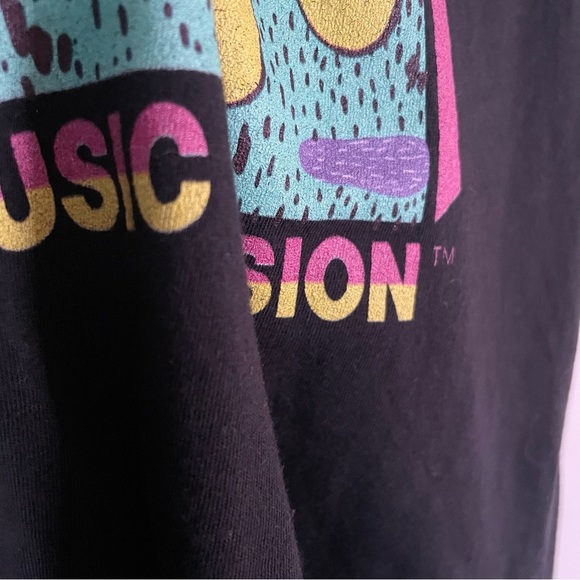 MTV Vintage Style Graphic T-Shirt Black with Colorful Logo Size M - Picture 4 of 5